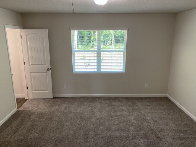 Building Photo - 3 Bedroom Wiggins Village