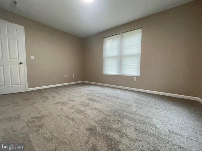 Building Photo - 61 Dewald Rd