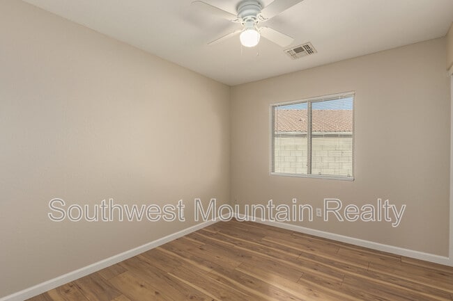 Building Photo - 3625 E Del Rio Dr