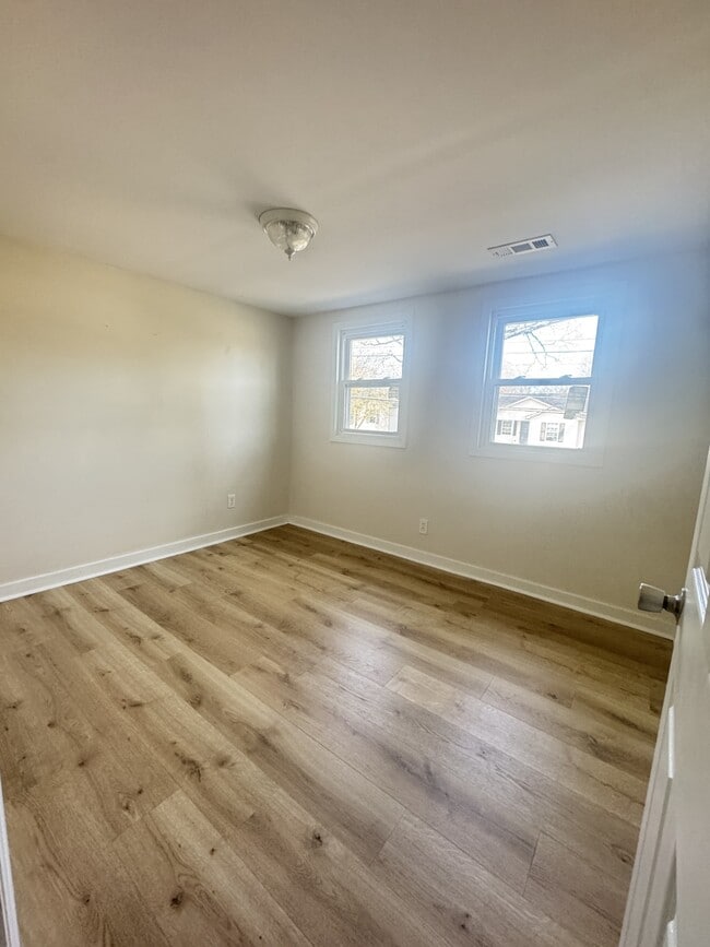 Building Photo - 324 Bourbon St