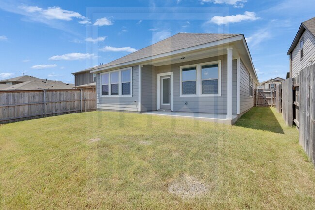 Building Photo - 837 Papaya Dr