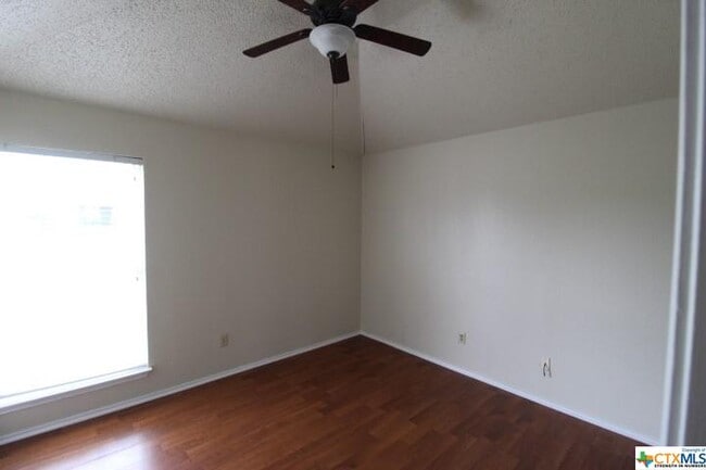 Building Photo - 2305 Woodlands Dr