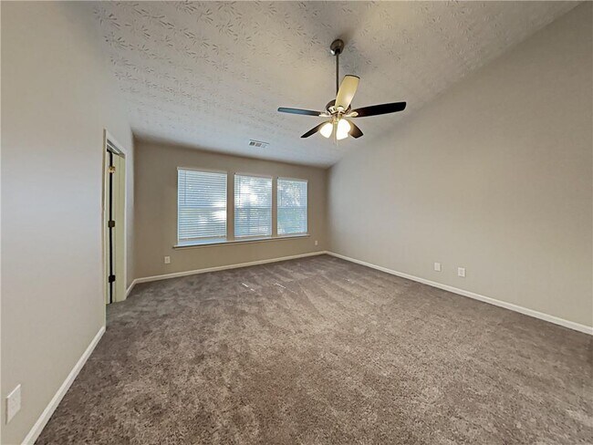 Building Photo - 227 Weatherstone Pointe Dr