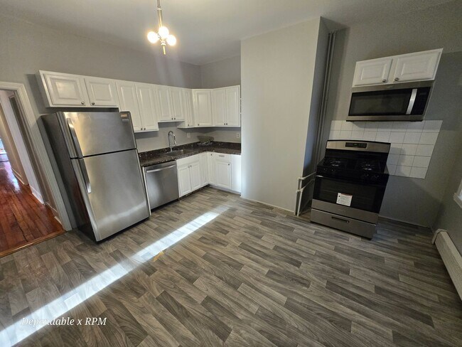 Building Photo - 22 Normandy St