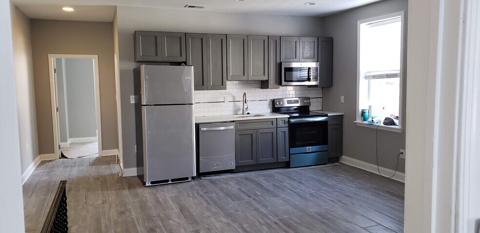 Building Photo - 3416 W Clearfield St