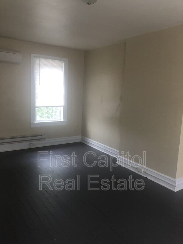 Building Photo - 115 S West St