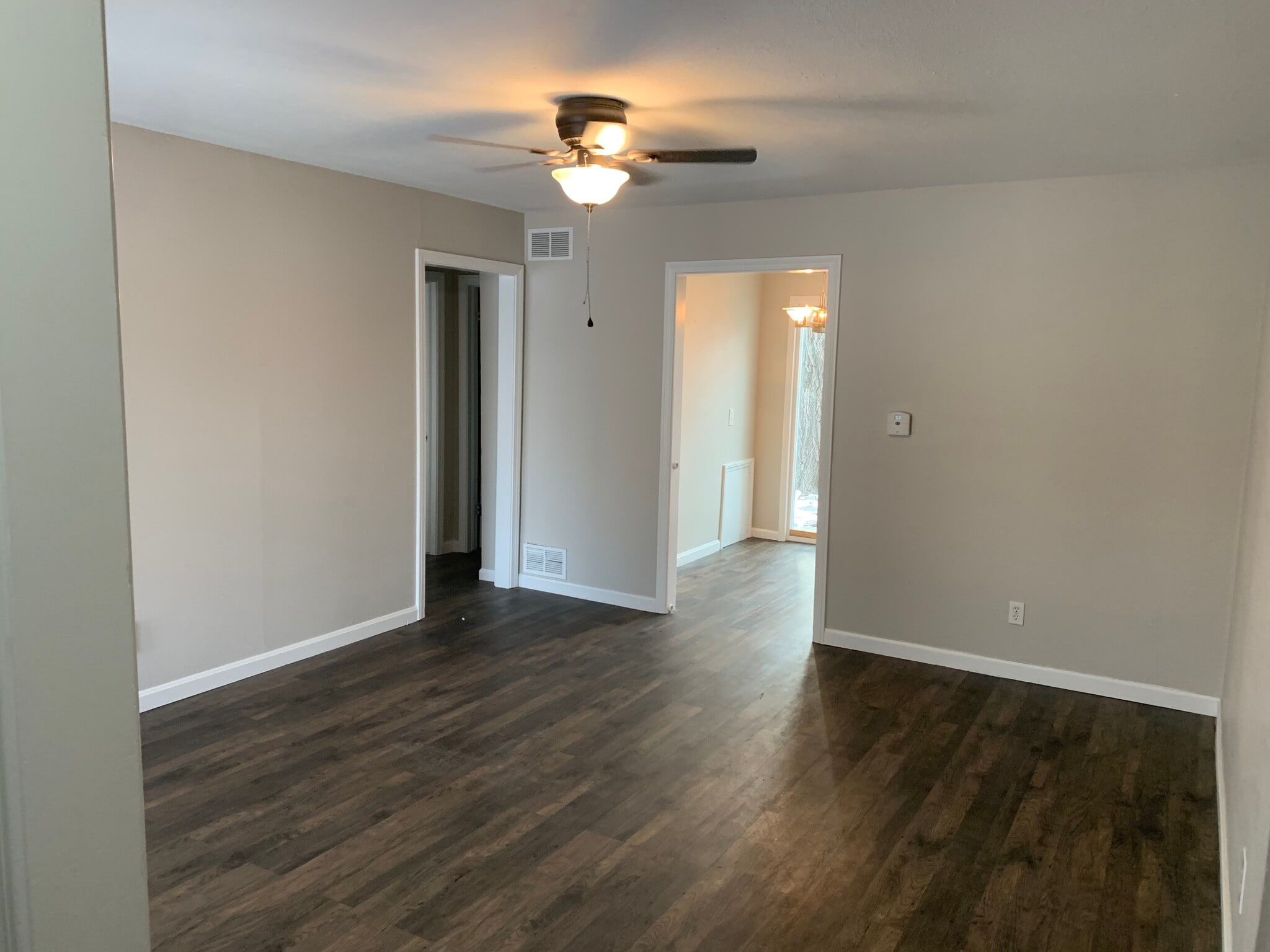 living room - 1601 Faulders Ln