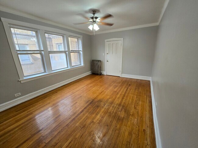 Building Photo - 4827 N Springfield Ave
