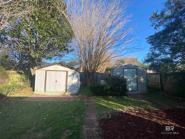 Building Photo - 302 Belle Chase Ct
