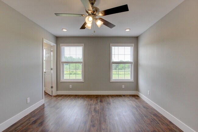 Building Photo - 5821 Highland Lick Rd