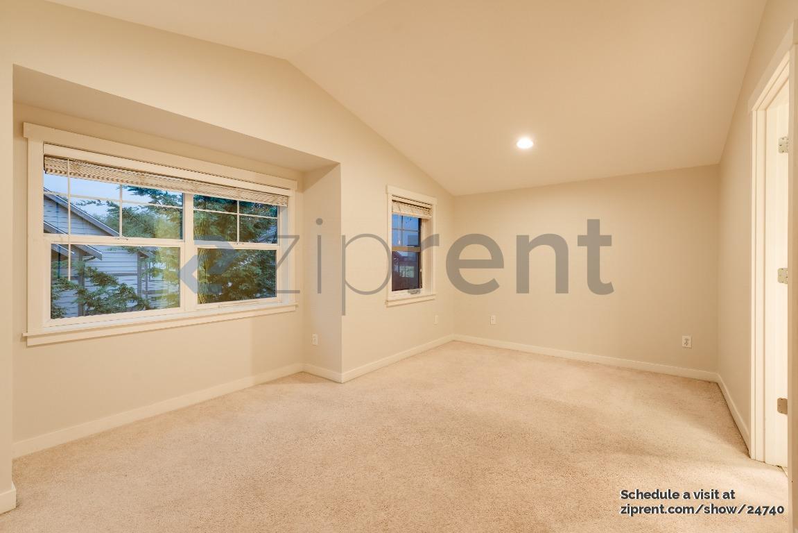 Building Photo - 9506 Interlake Ave N