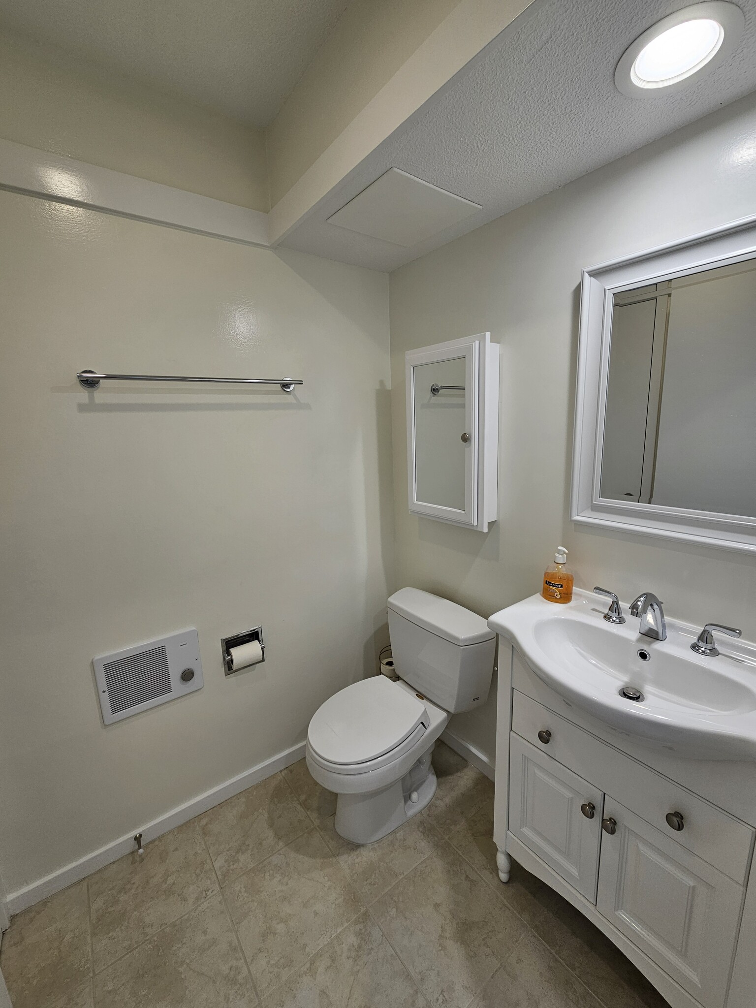 Renovated second bathroom with walk-in shower - 93 Heritage Vlg