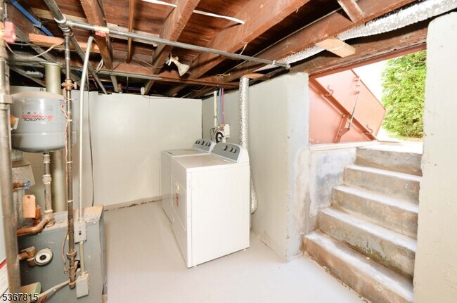 Building Photo - 244 Van Winkle Ave