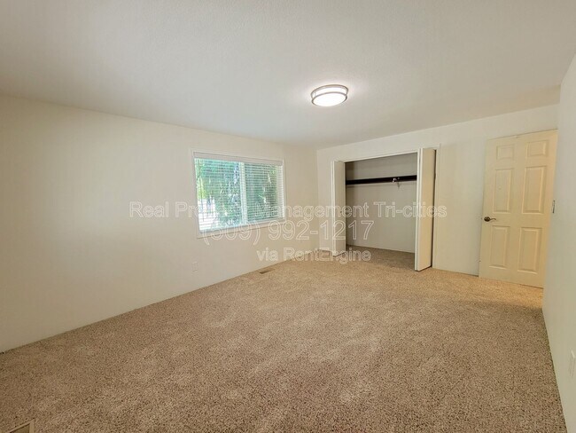 Building Photo - 3812 Rd 109