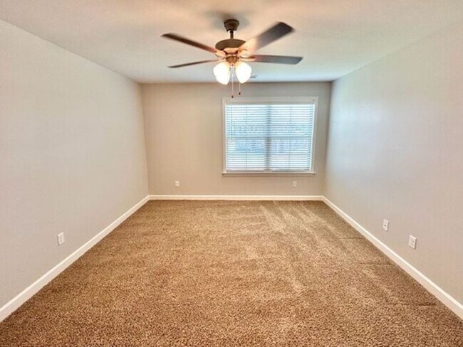 Building Photo - Now Leasing In Sommerville -4 Bedroom 2.5 ...