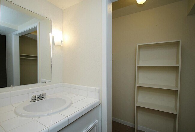 Building Photo - 3702 Flora St