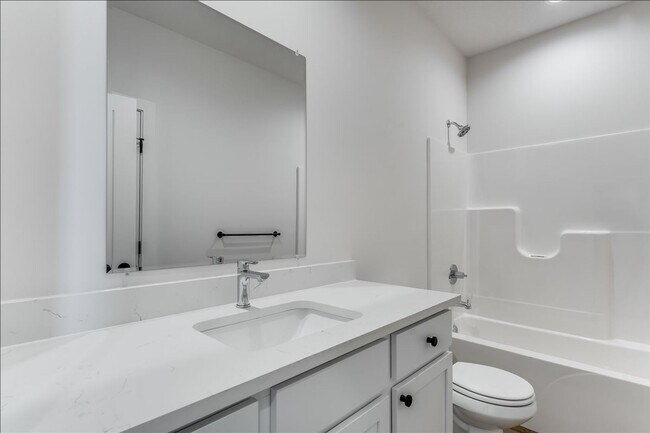 Building Photo - Beautiful Five Bedroom, Two Bathroom