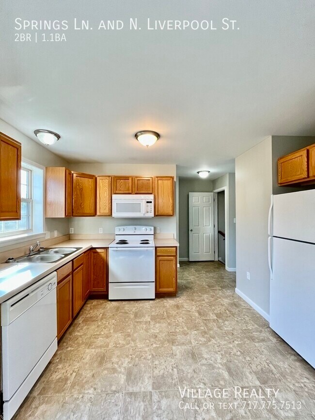 Building Photo - 155 Springs Ln