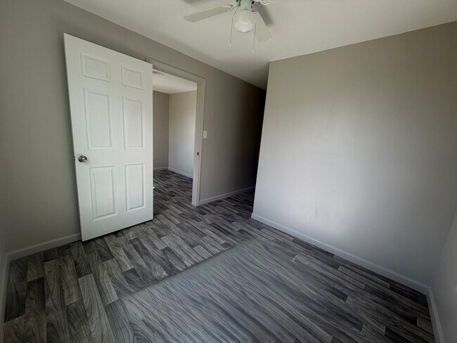 Building Photo - FOR RENT in LAFAYETTE!