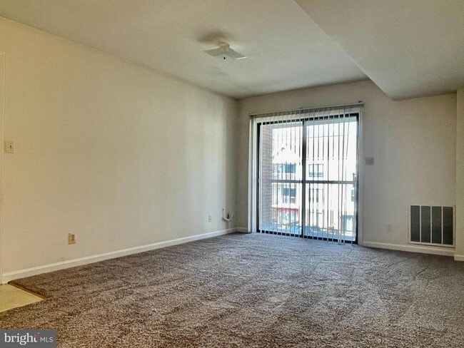 Building Photo - 200 Chesterfield Ln