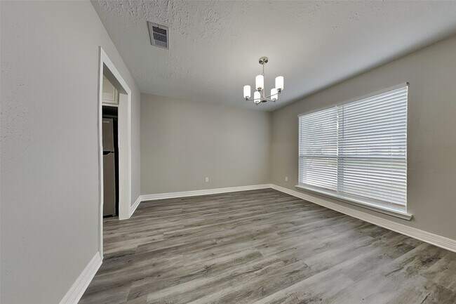 Building Photo - 12015 Woolford Dr