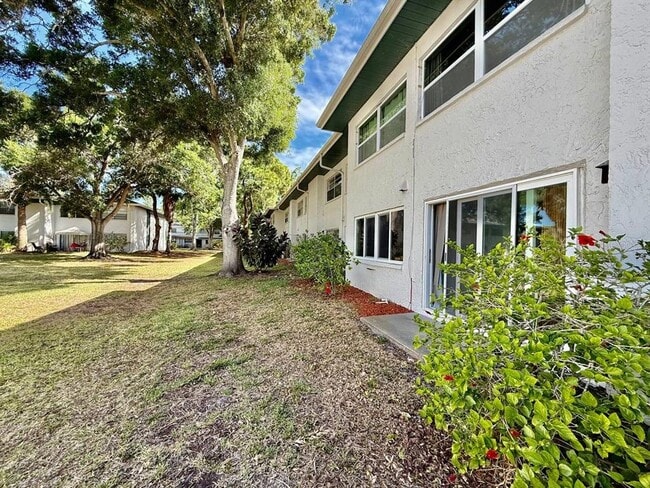 Building Photo - 7560 92nd St