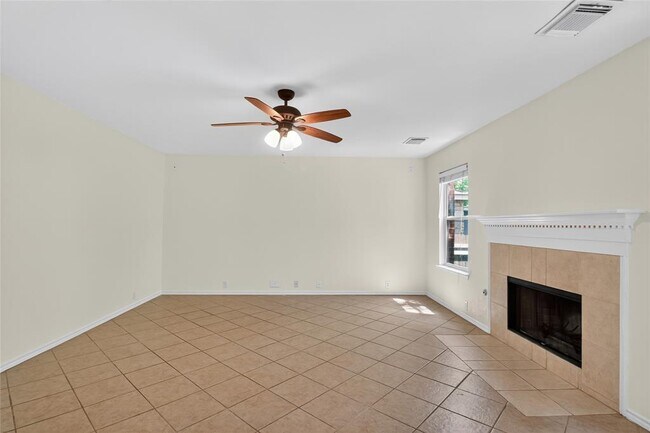 Building Photo - 1208 Heritage Hill Cove