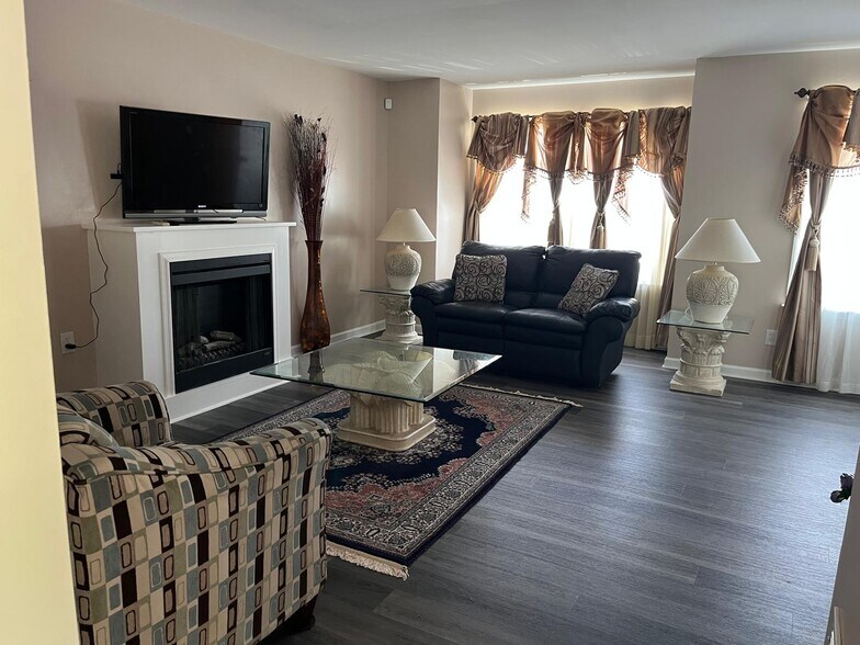 iving room - 199 Rumbling Rock Rd