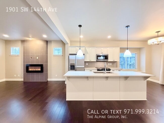 Building Photo - 1901 SW 144th Ave