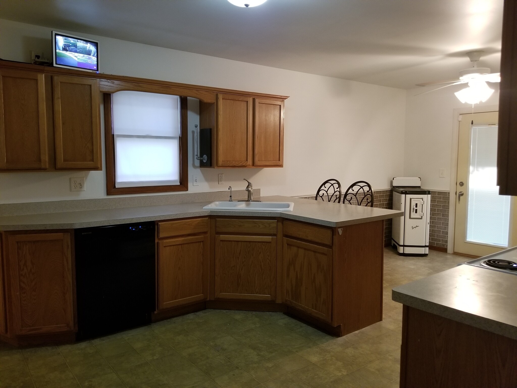 Building Photo - 118 Chanticleer Ln NE