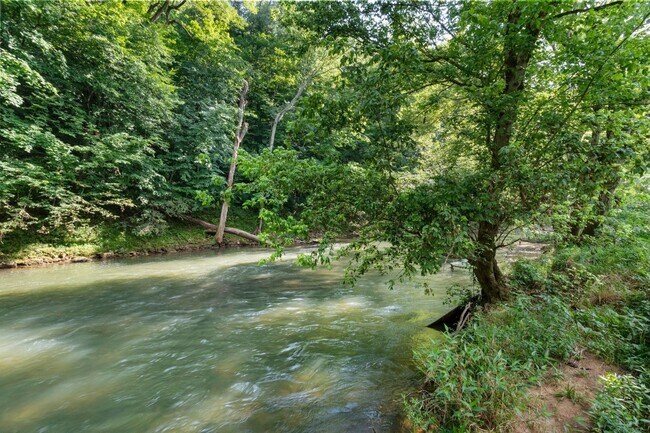 Building Photo - Luxury Townhome For Rent Near Billy Dunlop Park!