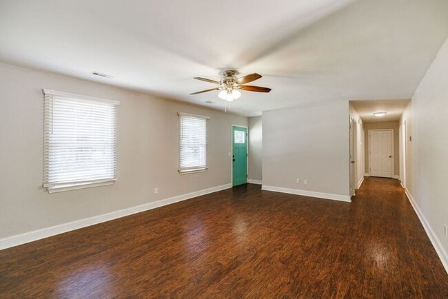 Building Photo - 145 VFW Dr