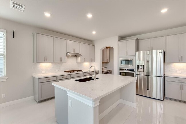 Building Photo - 5520 La Canada Wy