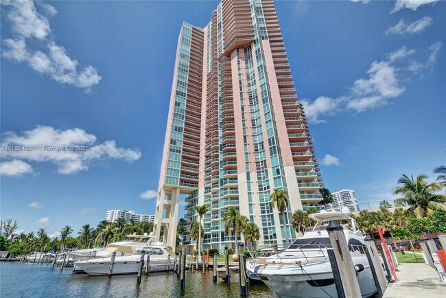 Building Photo - 3370 Hidden Bay Dr