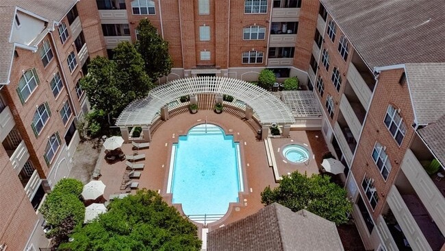 Building Photo - 2111 Welch St