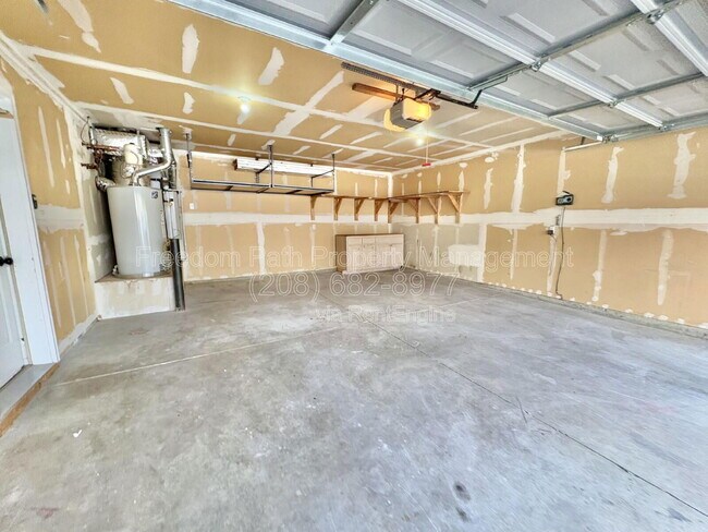 Building Photo - 1490 W Timor Ave