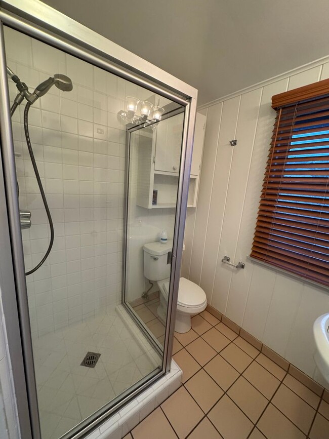 Building Photo - Charming studio apartment in the heart of ...