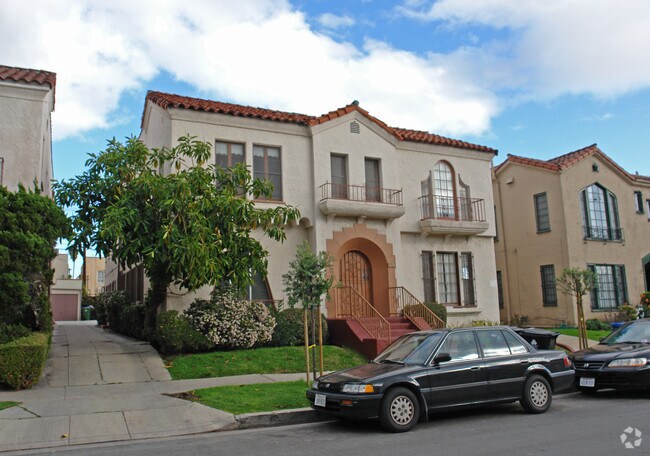 Building Photo - 326 N Curson Ave