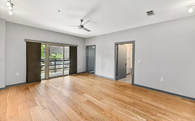 Building Photo - 3600 S Lamar Blvd