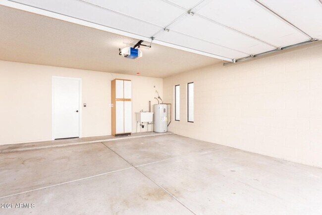 Building Photo - Gorgeous 2/2 bed/bath in North Phoenix by ...