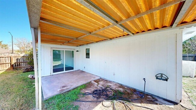 Building Photo - 4000 Tiffany Trail