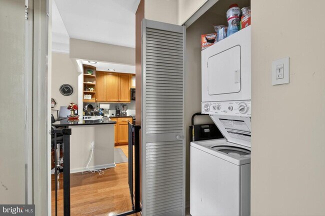 Building Photo - 825 N 29th St