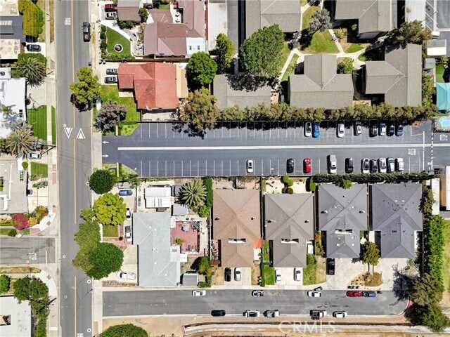 Building Photo - 402 E Glendale Dr