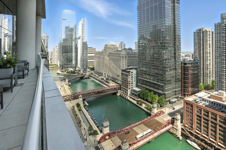 Building Photo - 112 W Wacker Dr