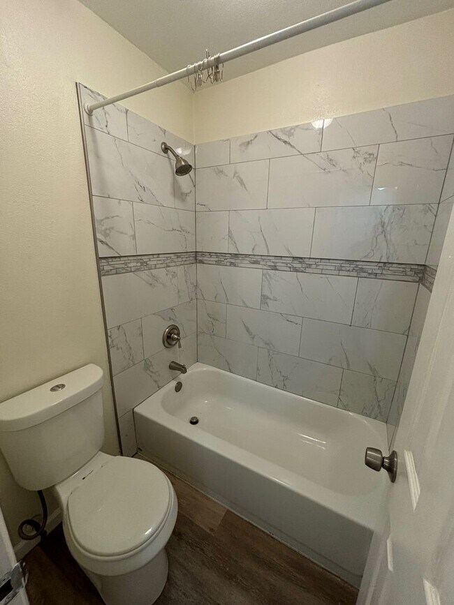Building Photo - Jasmine Condos Updated 1 bd/1ba