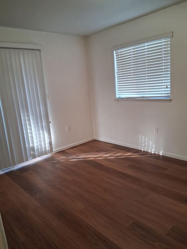 Building Photo - Great Condo for Rent!