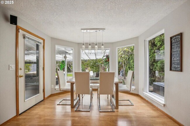 Building Photo - Modern Charm Meets Comfort – Spacious 3-Be...