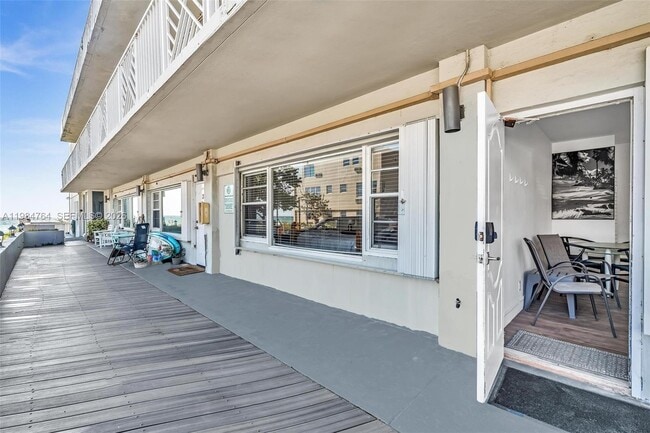 Building Photo - 4144 El Mar Dr