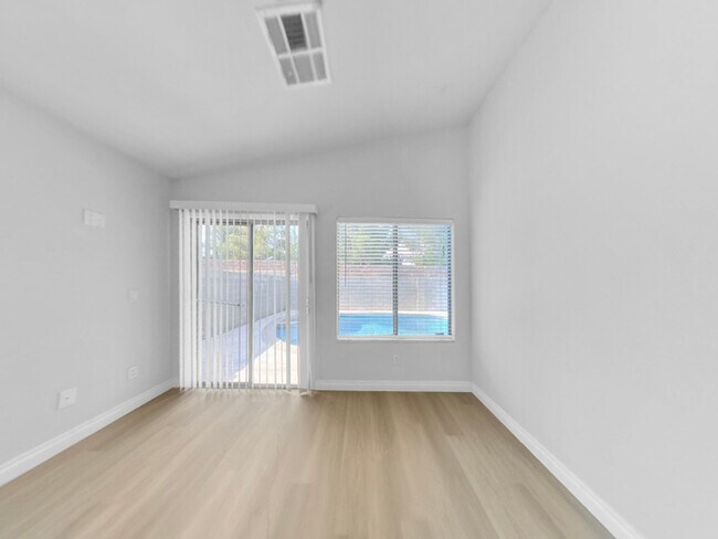 Building Photo - Comfortable 3-Bed, 2-Bath Home