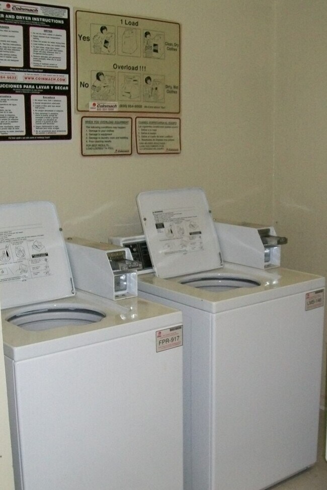 Building Photo - 461 W Colorado St